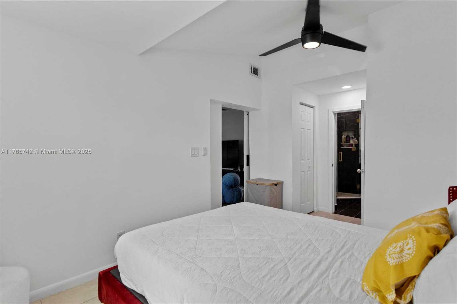 Small Image of 5233 NORTH EAST 4TH AVE, Oakland Park Number 31