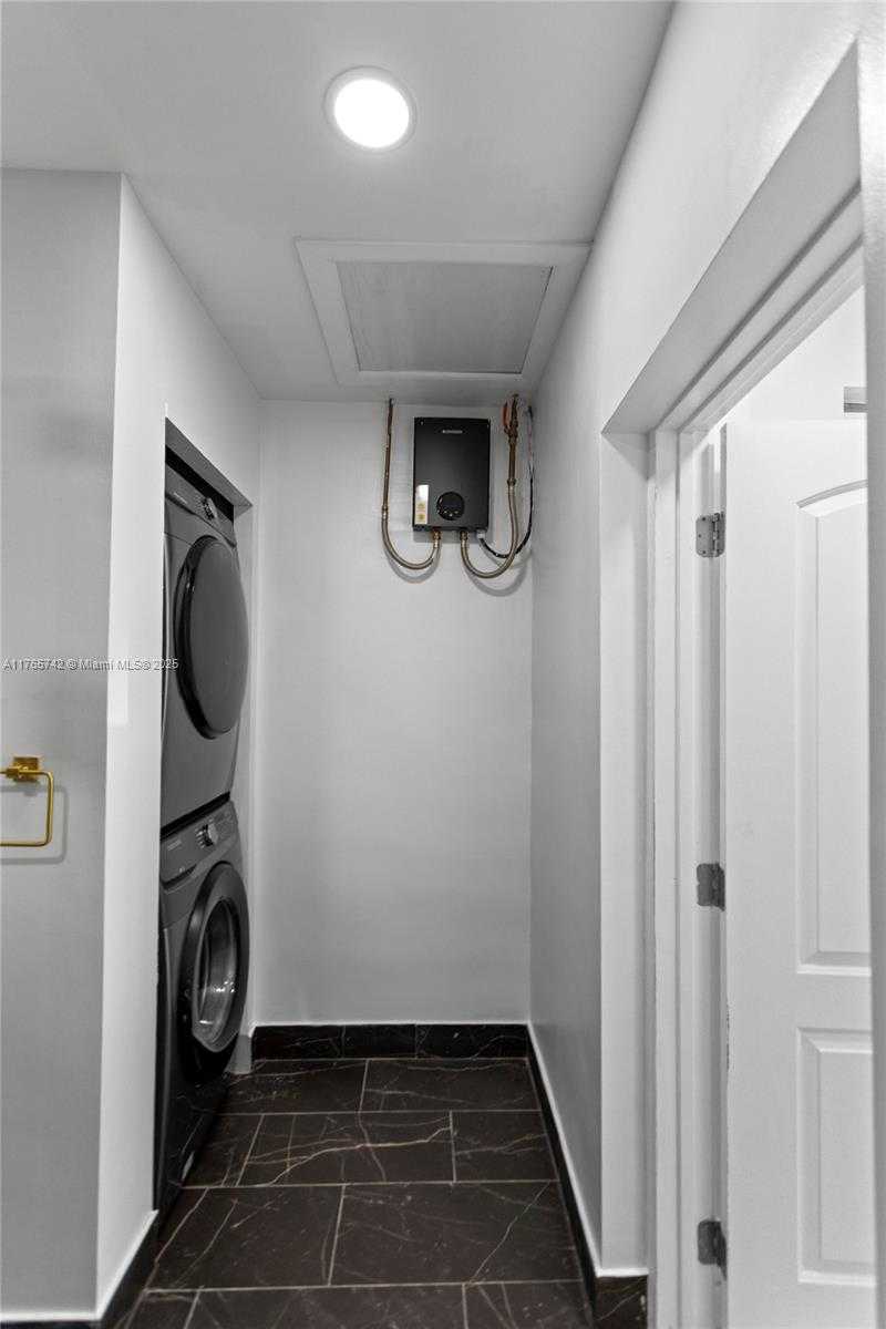 Small Image of 5233 NORTH EAST 4TH AVE, Oakland Park Number 34