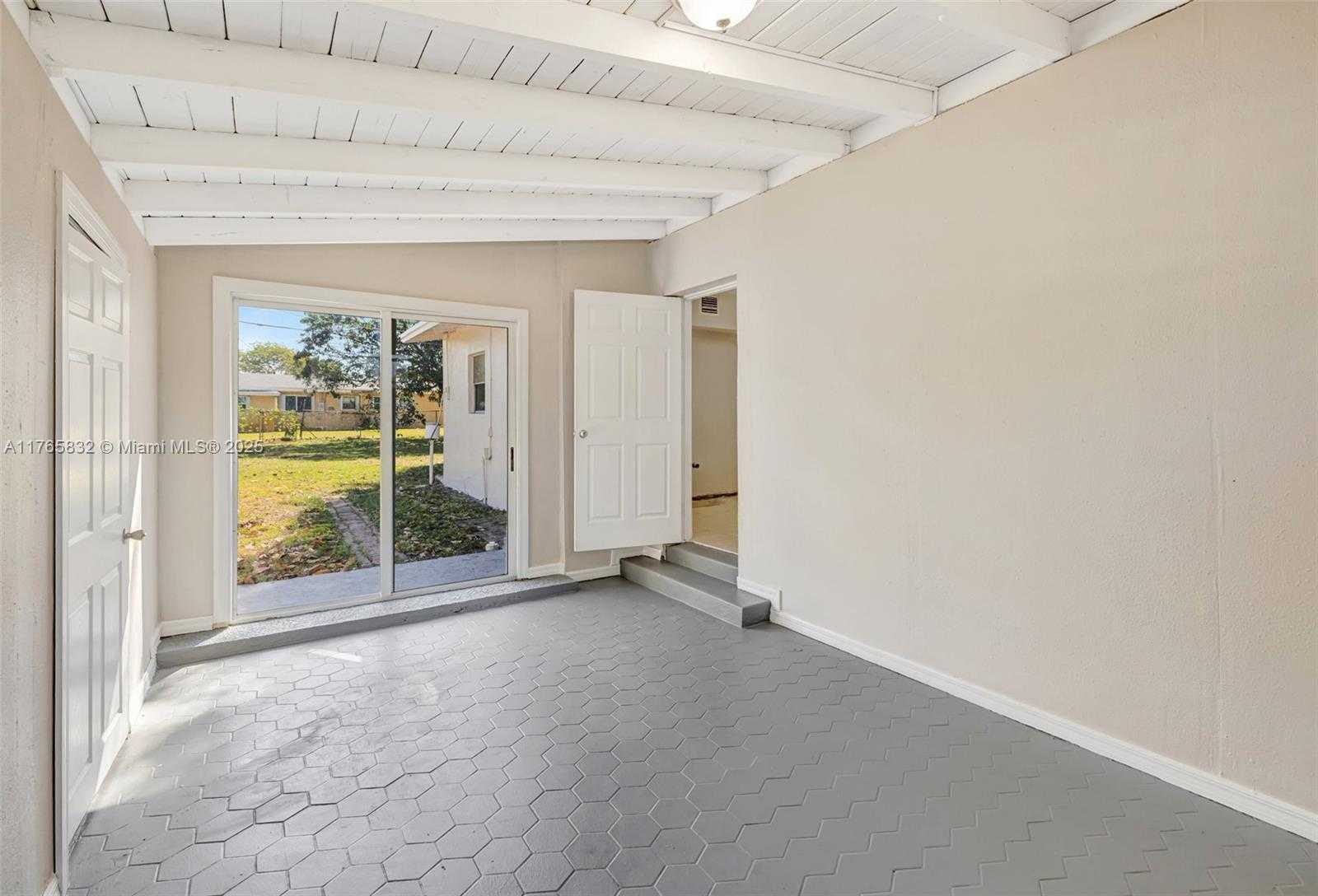 Small Image of 520 CAROLINA AVE, Fort Lauderdale Number 14
