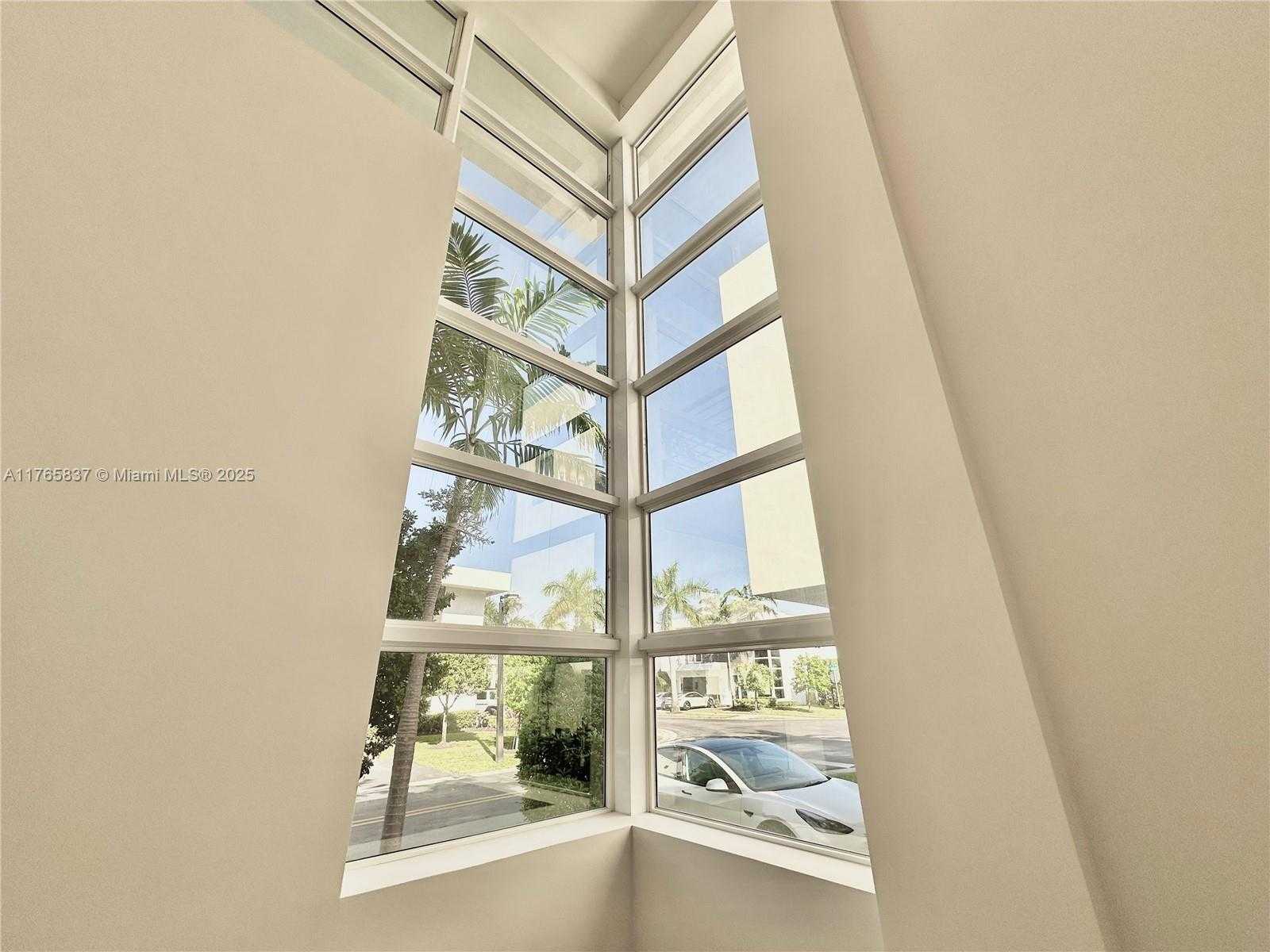 Small Image of 7459 NORTH WEST 97TH CT, Doral Number 14