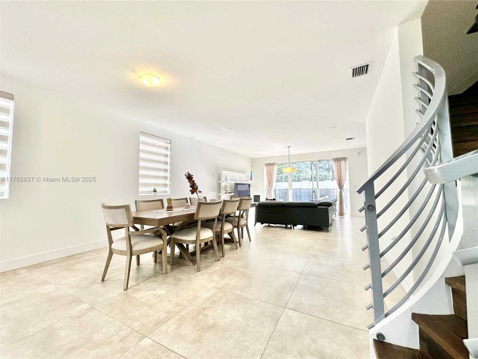 Small Image of 7459 NORTH WEST 97TH CT, Doral Number 16
