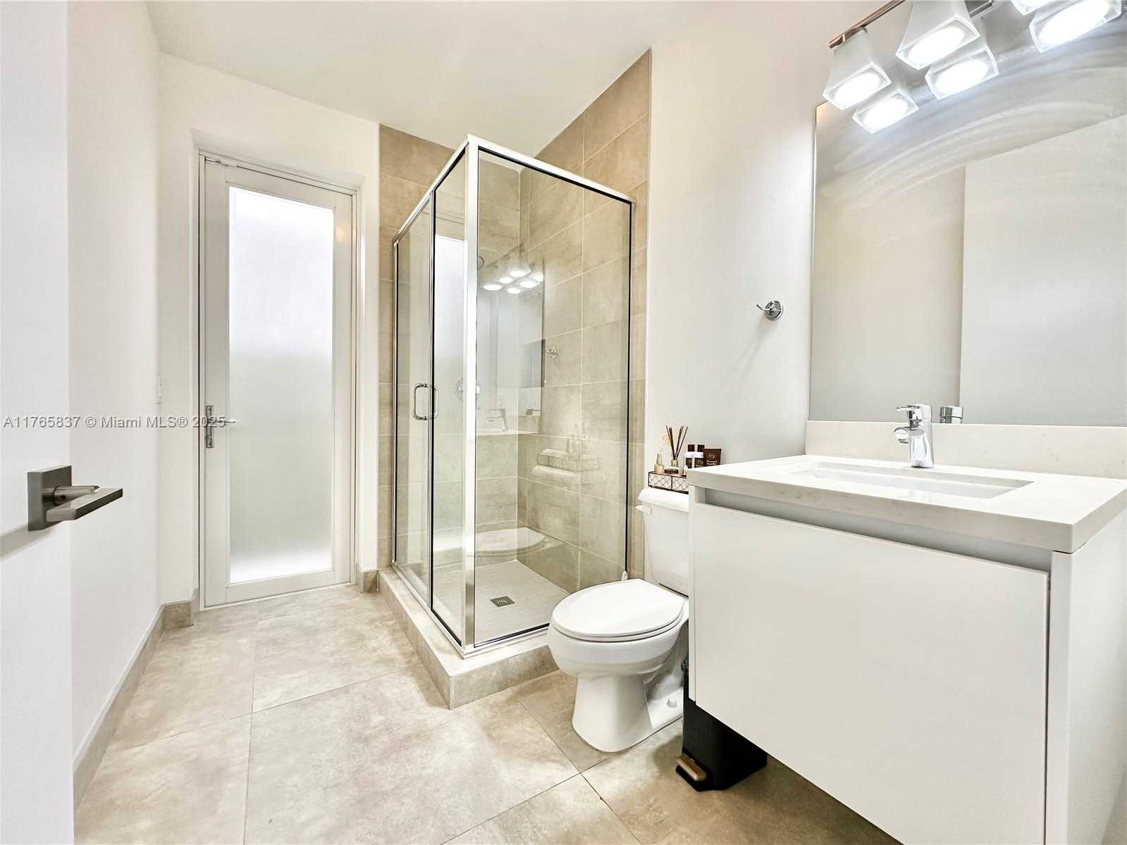 Small Image of 7459 NORTH WEST 97TH CT, Doral Number 20