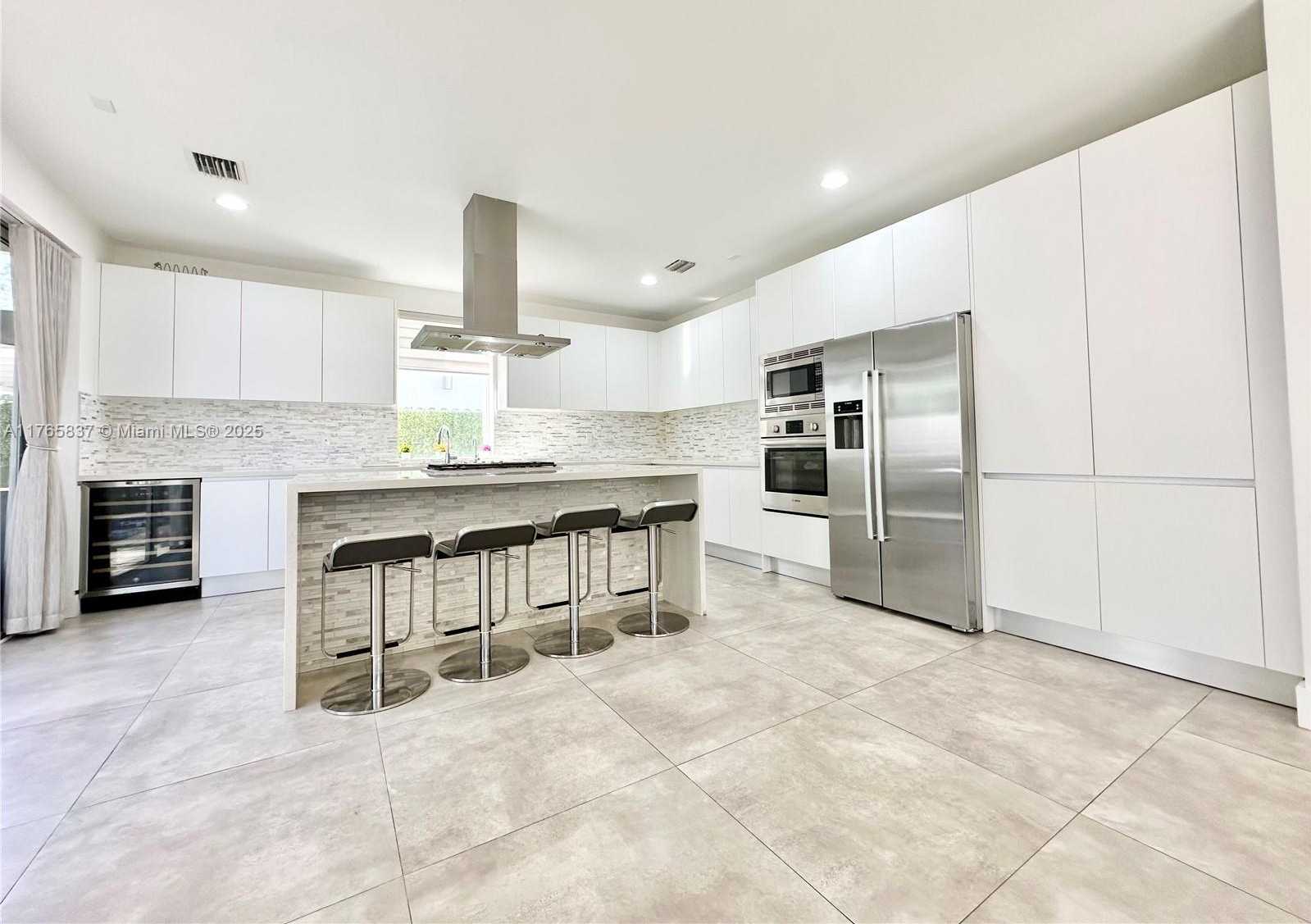 Small Image of 7459 NORTH WEST 97TH CT, Doral Number 22