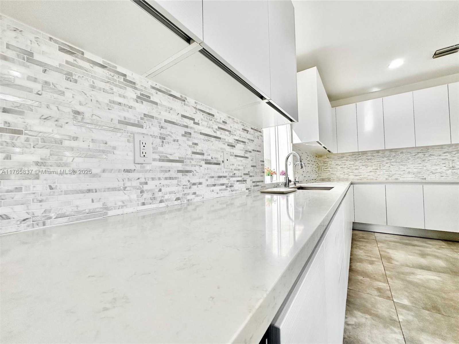 Small Image of 7459 NORTH WEST 97TH CT, Doral Number 24