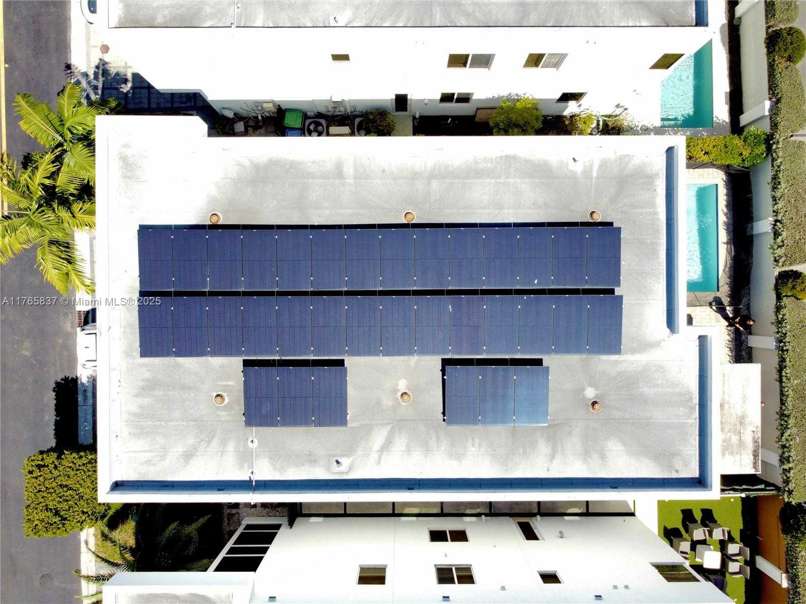 Small Image of 7459 NORTH WEST 97TH CT, Doral Number 3