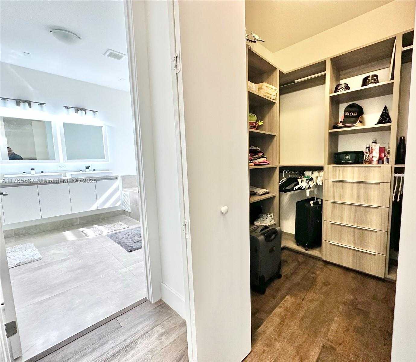 Small Image of 7459 NORTH WEST 97TH CT, Doral Number 38