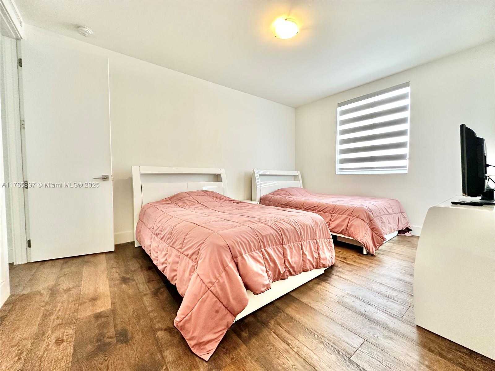 Small Image of 7459 NORTH WEST 97TH CT, Doral Number 44