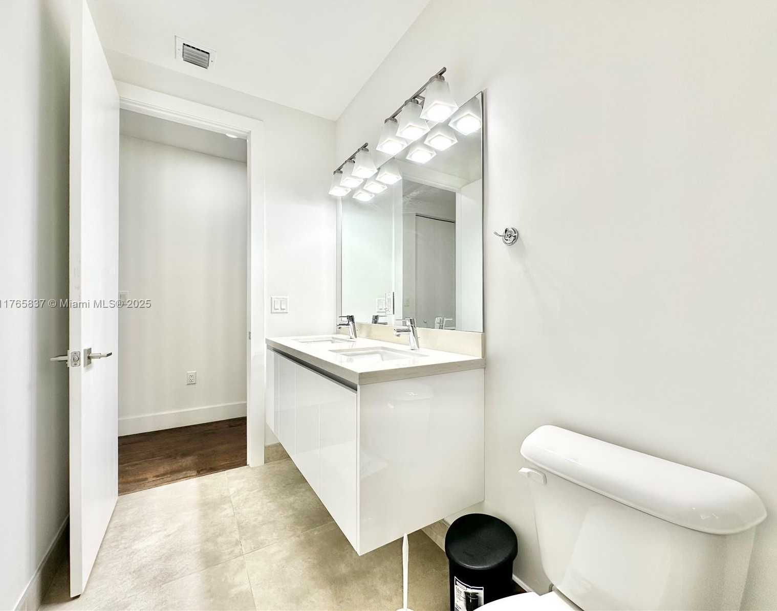 Small Image of 7459 NORTH WEST 97TH CT, Doral Number 47