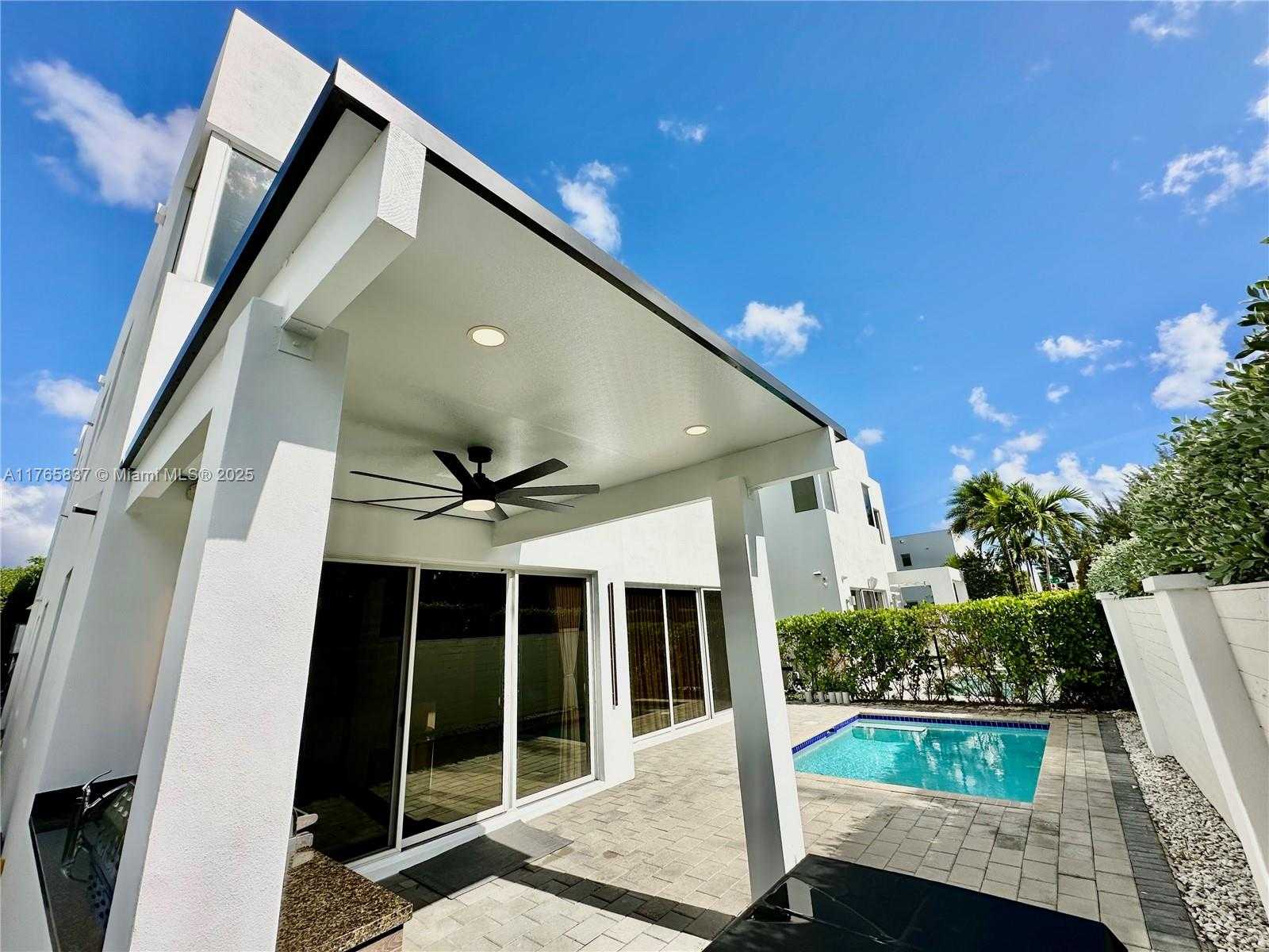 Small Image of 7459 NORTH WEST 97TH CT, Doral Number 54