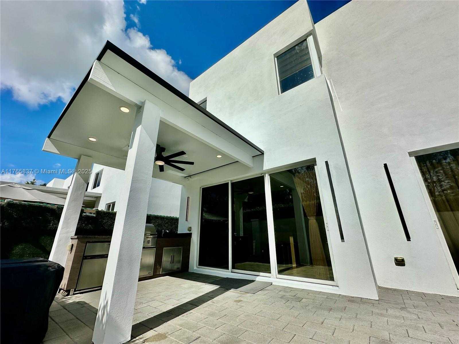 Small Image of 7459 NORTH WEST 97TH CT, Doral Number 55