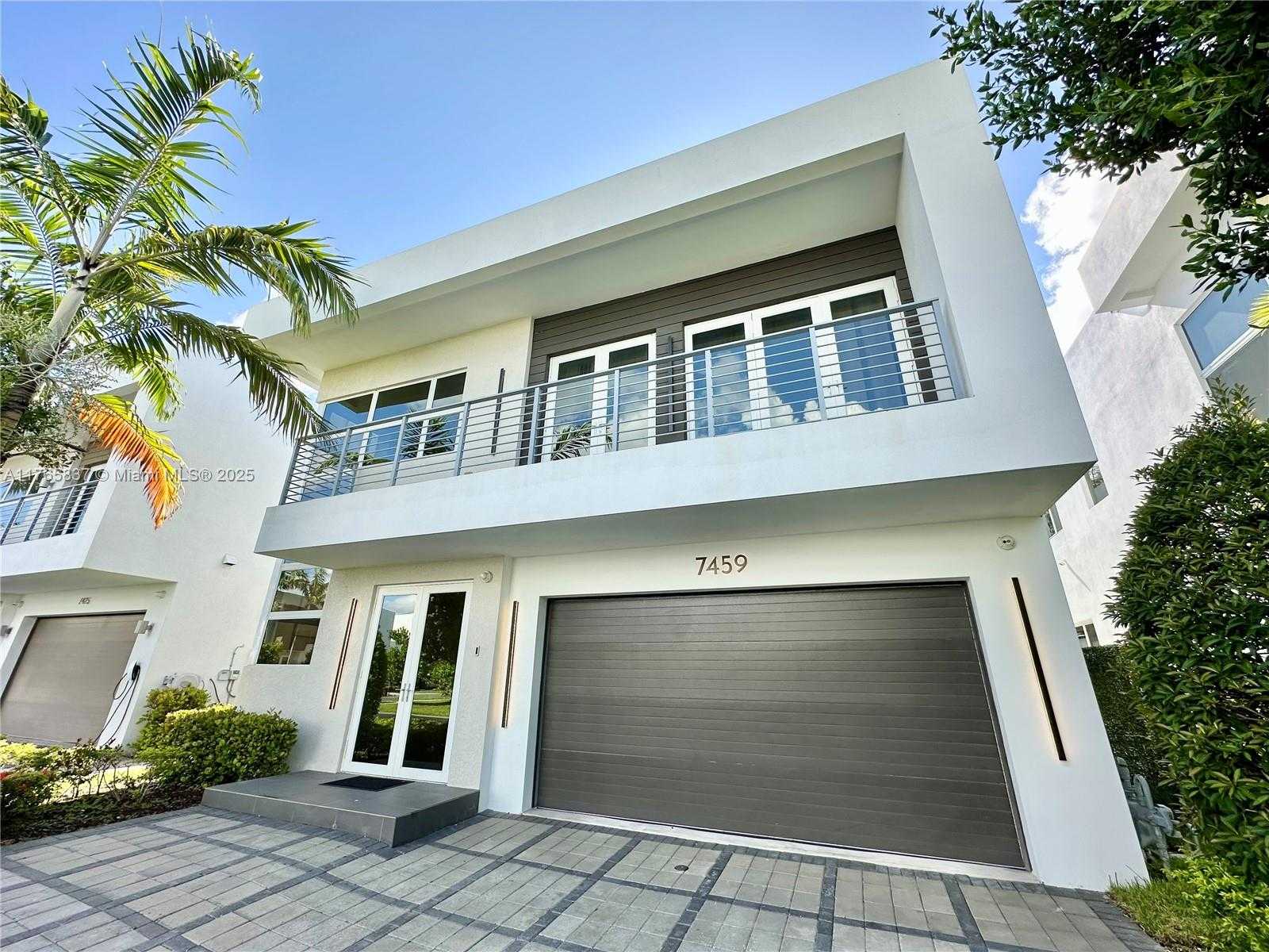 Small Image of 7459 NORTH WEST 97TH CT, Doral Number 59