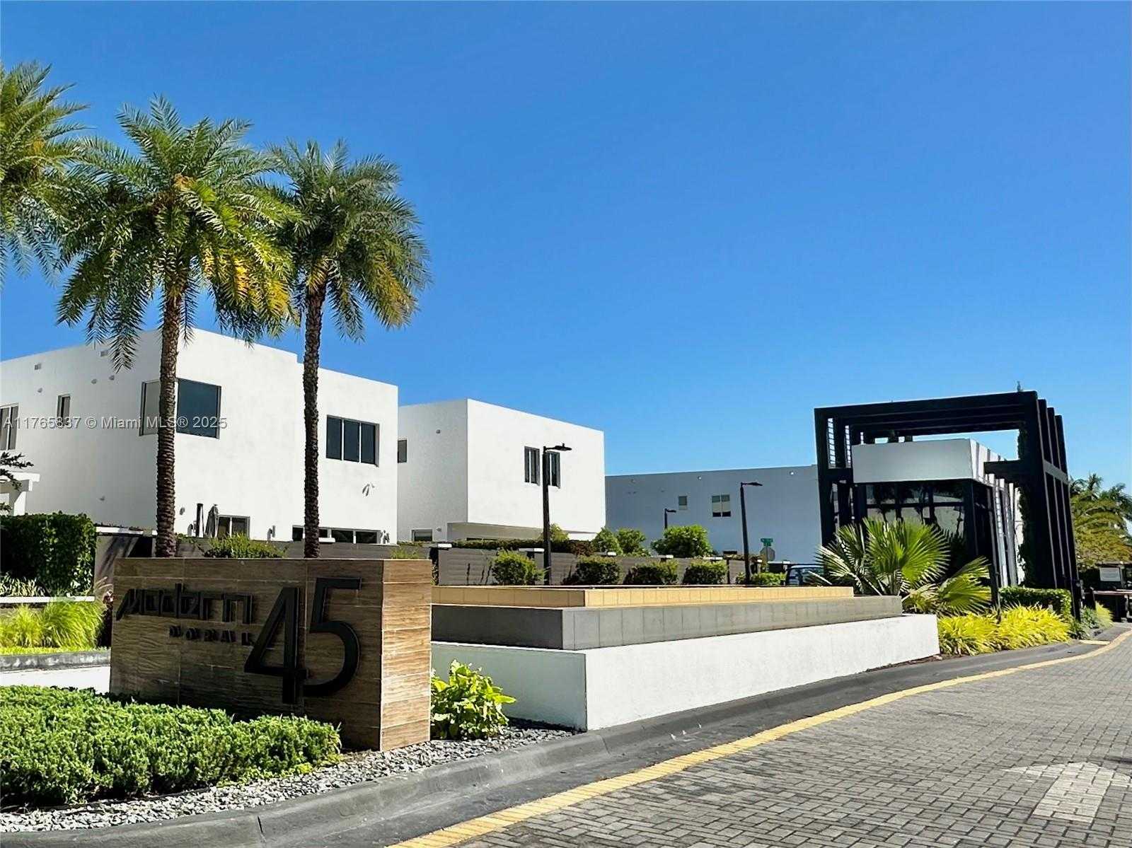 Small Image of 7459 NORTH WEST 97TH CT, Doral Number 60