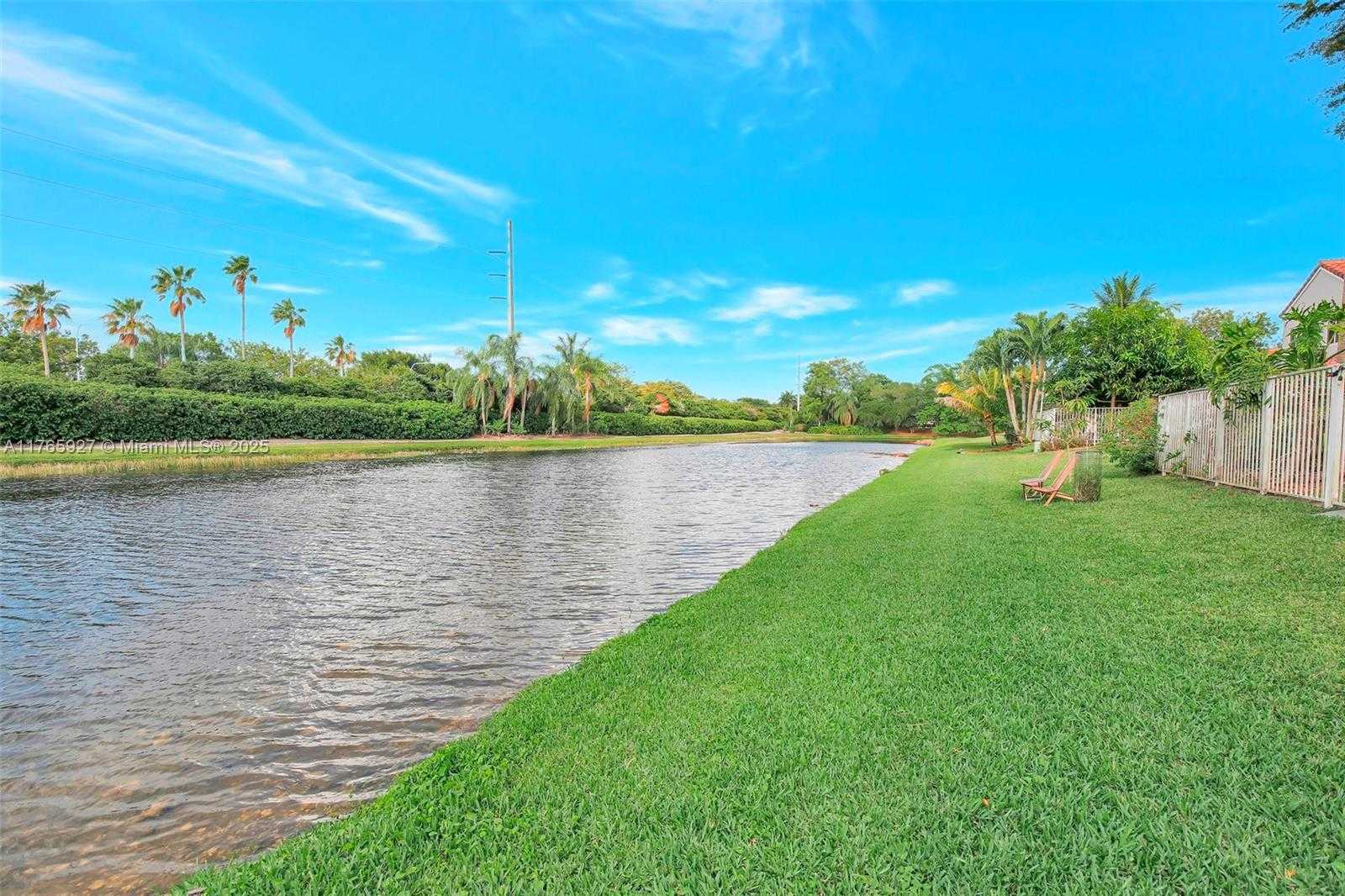 Small Image of 421 BERMUDA SPRINGS DR, Weston Number 22
