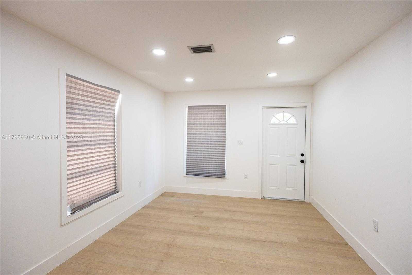 Small Image of 812 33RD ST, West Palm Beach Number 10