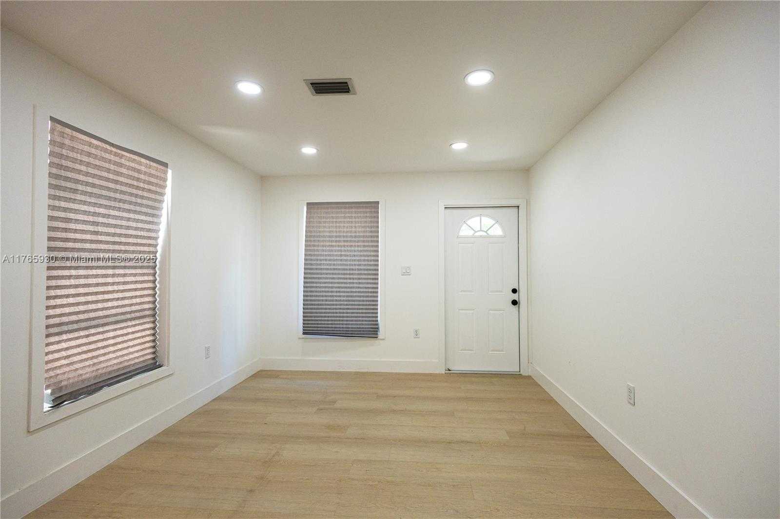 Small Image of 812 33RD ST, West Palm Beach Number 11