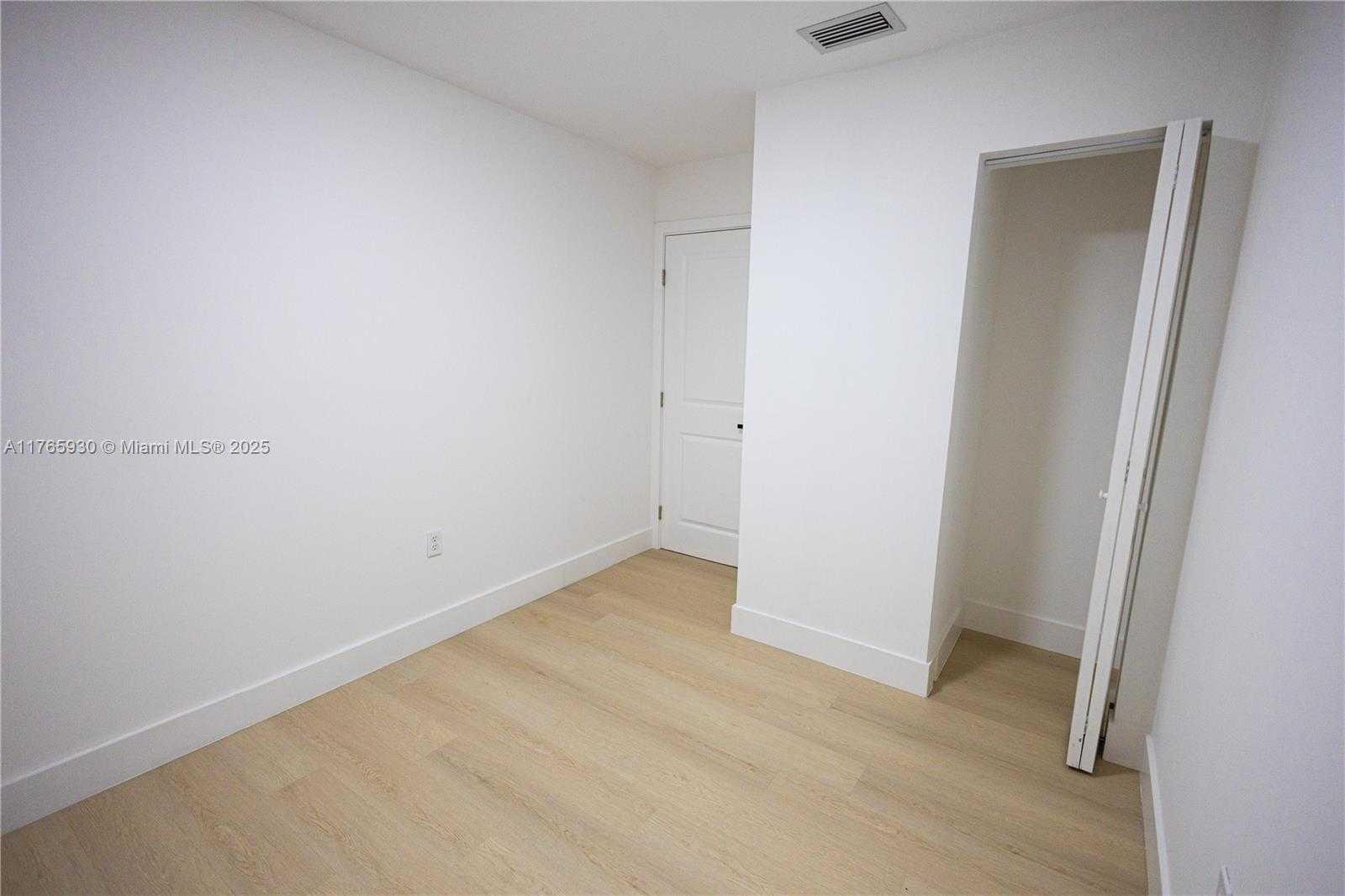 Small Image of 812 33RD ST, West Palm Beach Number 13