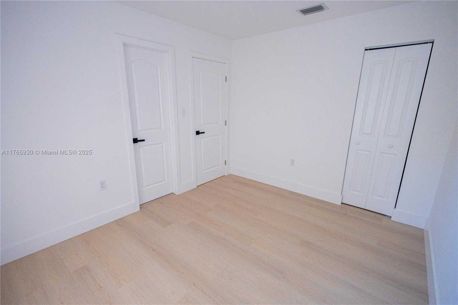 Small Image of 812 33RD ST, West Palm Beach Number 15