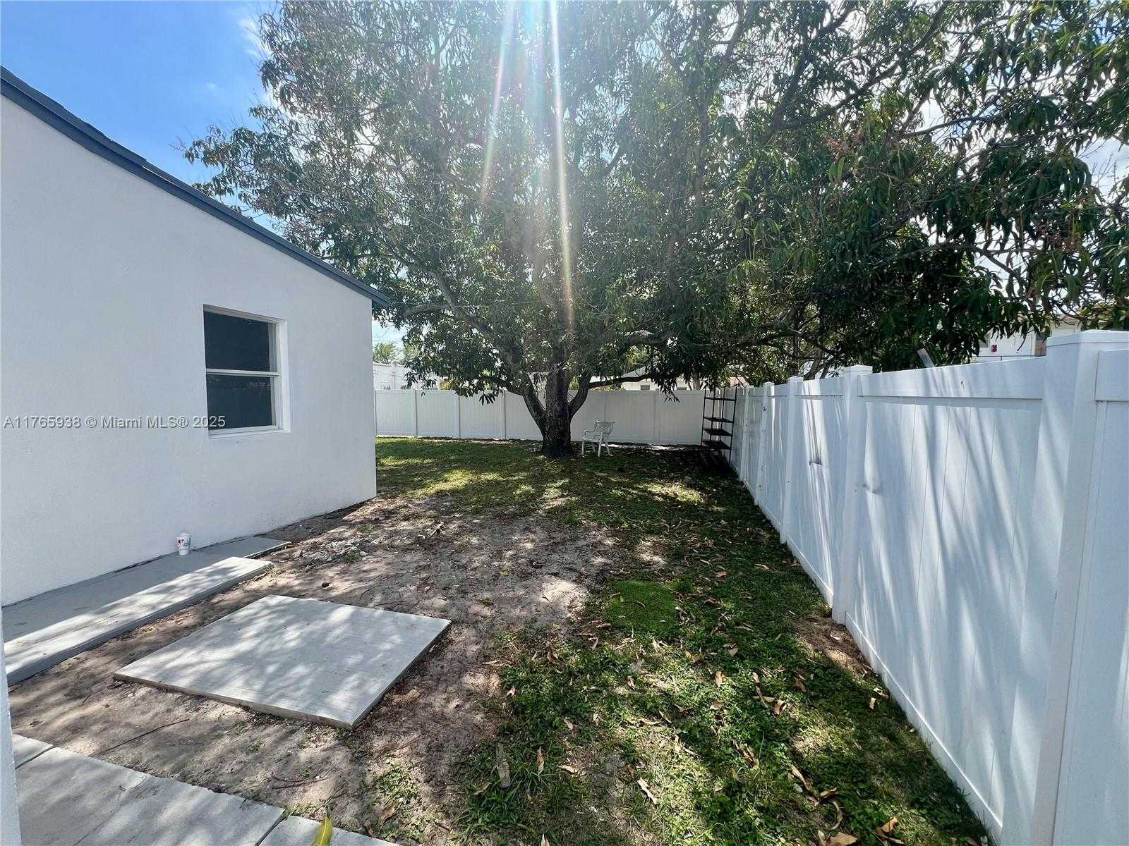 Small Image of 1710 ARTHUR ST, Hollywood Number 13
