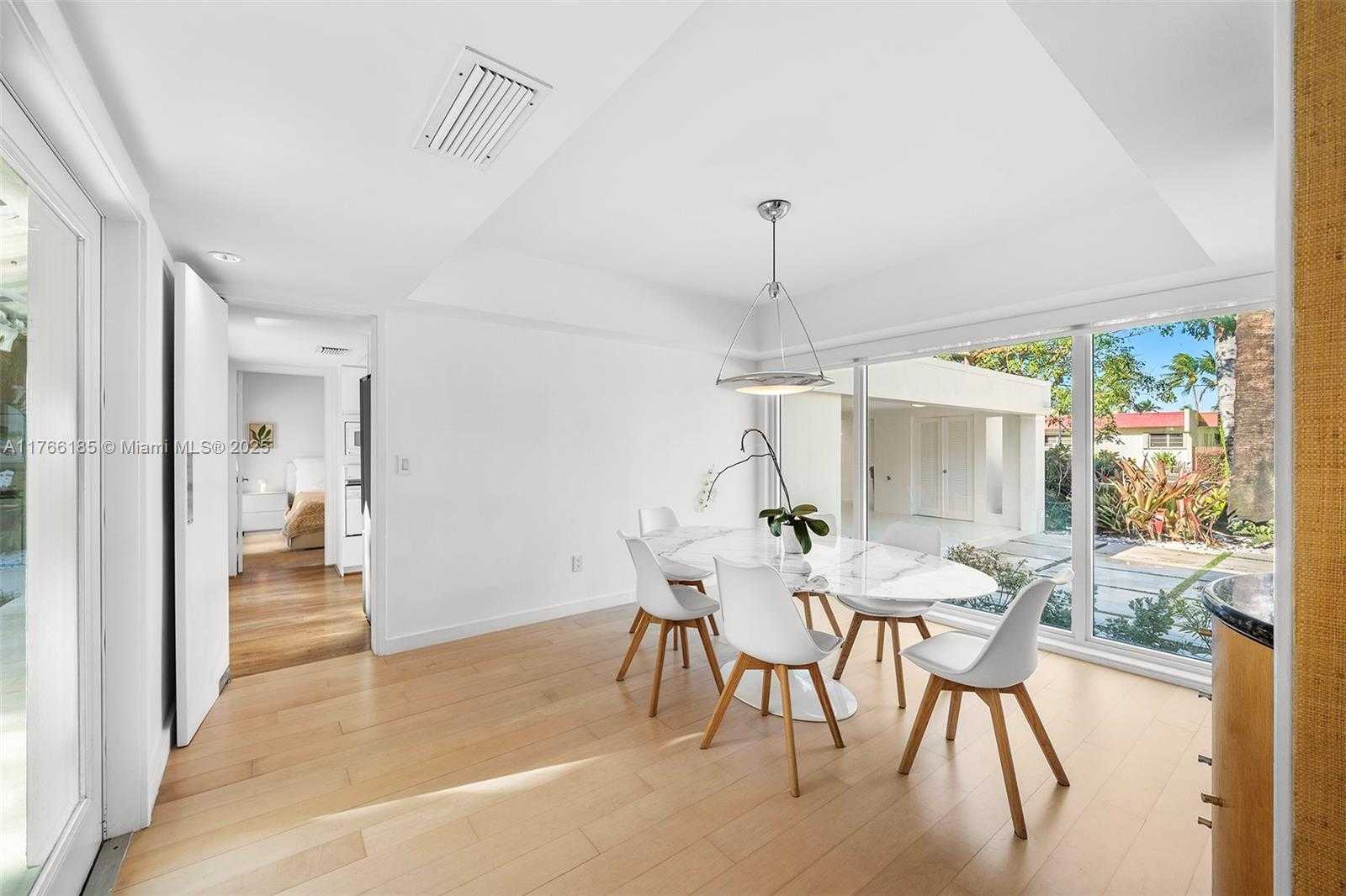 Small Image of 5251 LA GORCE DR, Miami Beach Number 14