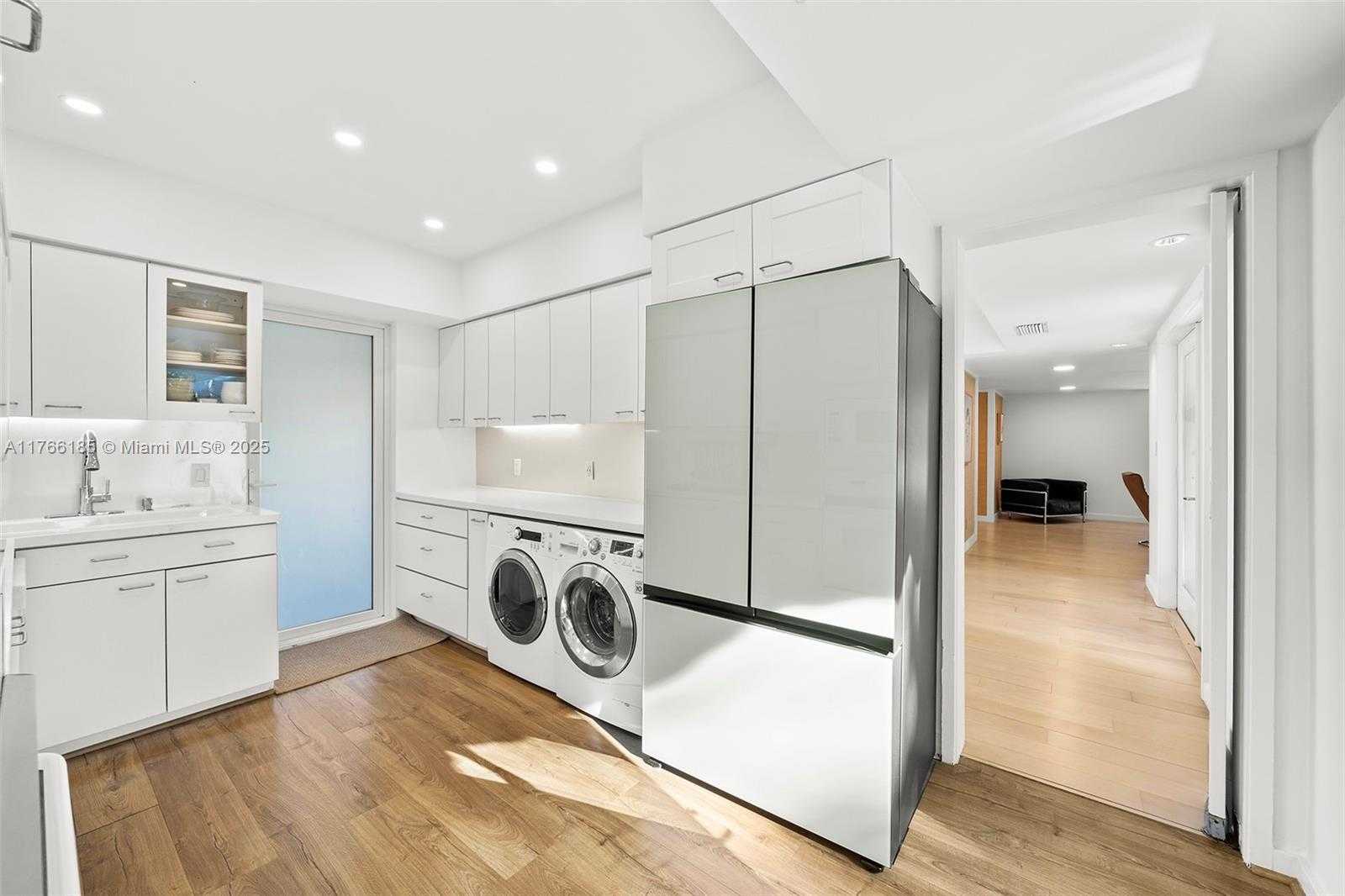 Small Image of 5251 LA GORCE DR, Miami Beach Number 18