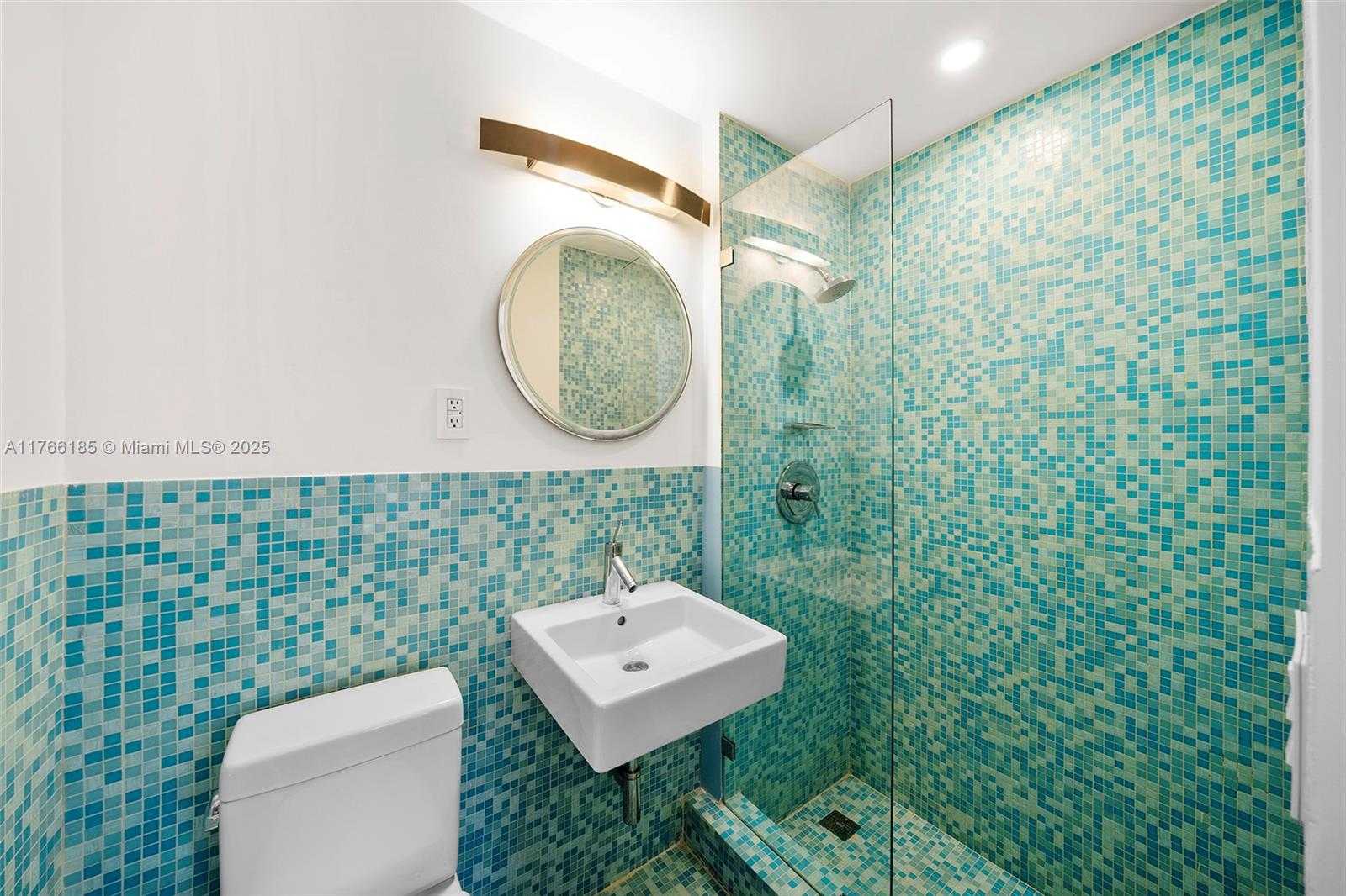 Small Image of 5251 LA GORCE DR, Miami Beach Number 23
