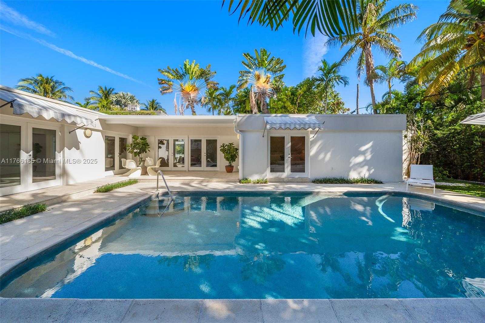 Small Image of 5251 LA GORCE DR, Miami Beach Number 36