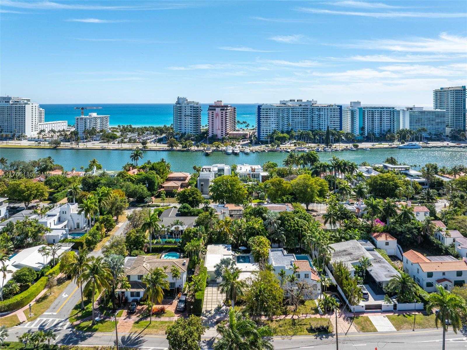 Small Image of 5251 LA GORCE DR, Miami Beach Number 42