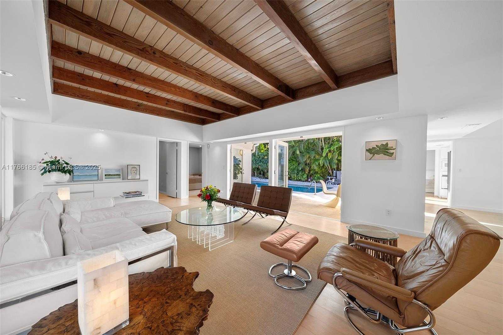 Small Image of 5251 LA GORCE DR, Miami Beach Number 6