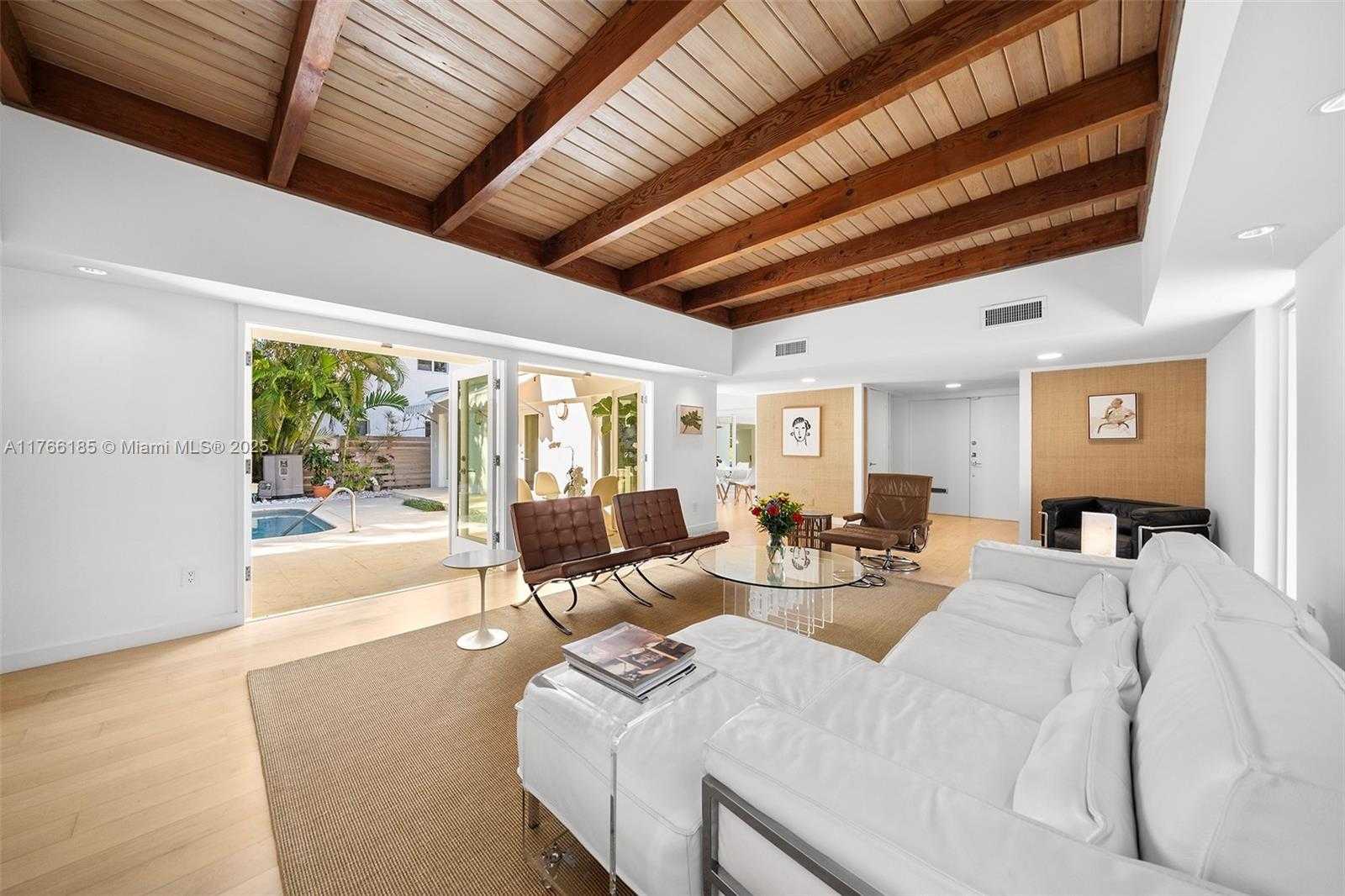 Small Image of 5251 LA GORCE DR, Miami Beach Number 8