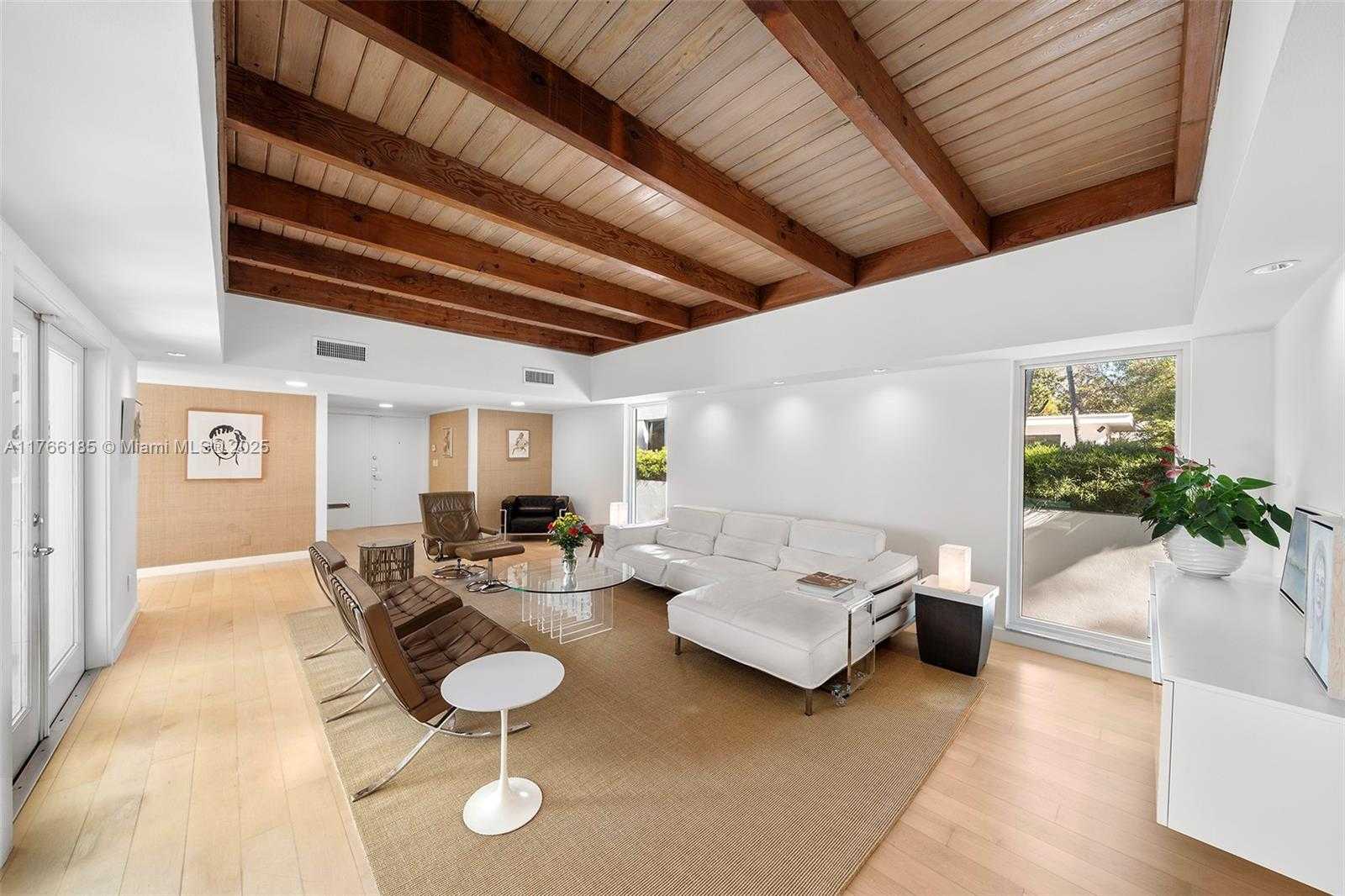 Small Image of 5251 LA GORCE DR, Miami Beach Number 9