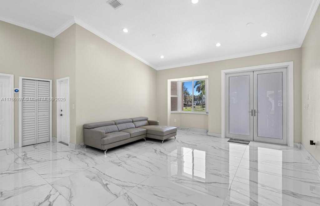 Small Image of 9201 SOUTH WEST 170TH LN, Palmetto Bay Number 10