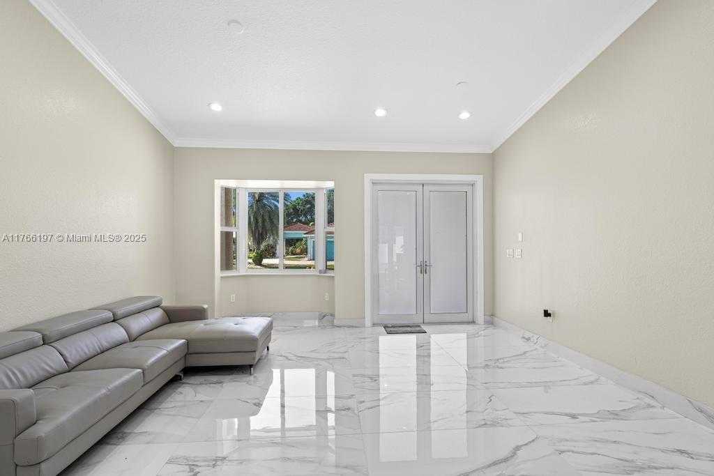 Small Image of 9201 SOUTH WEST 170TH LN, Palmetto Bay Number 12