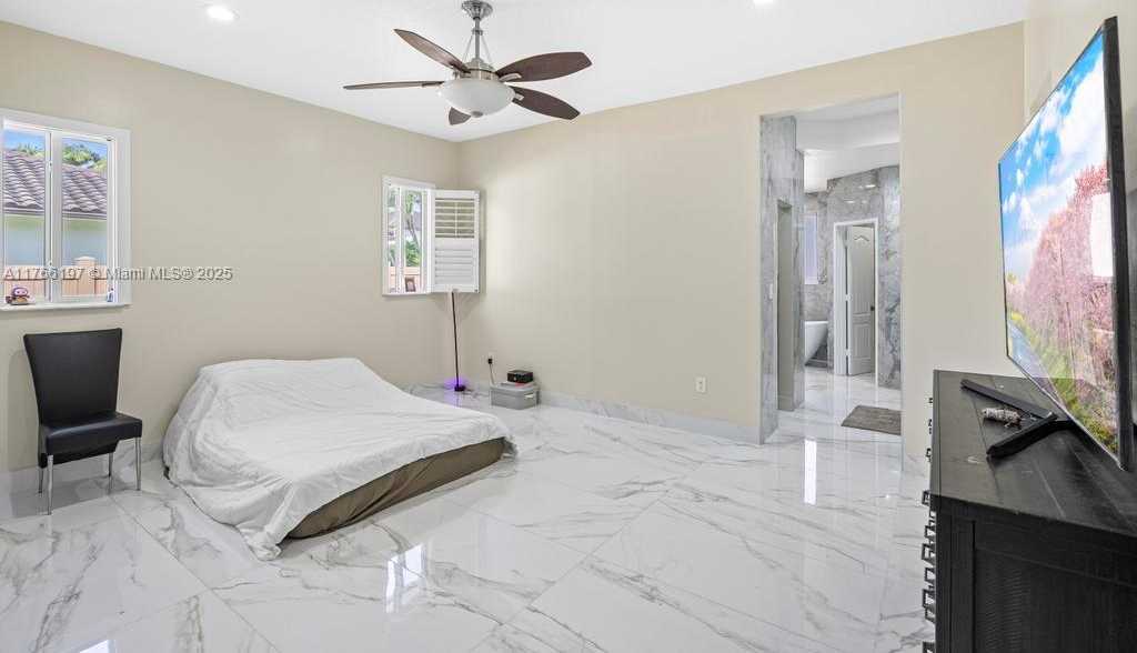 Small Image of 9201 SOUTH WEST 170TH LN, Palmetto Bay Number 23
