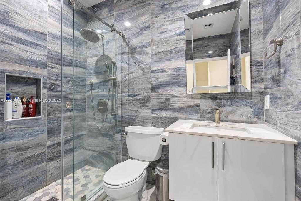 Small Image of 9201 SOUTH WEST 170TH LN, Palmetto Bay Number 32