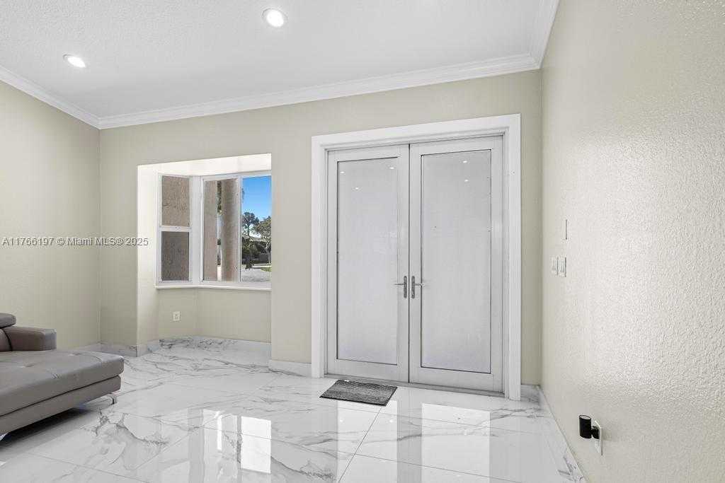 Small Image of 9201 SOUTH WEST 170TH LN, Palmetto Bay Number 8