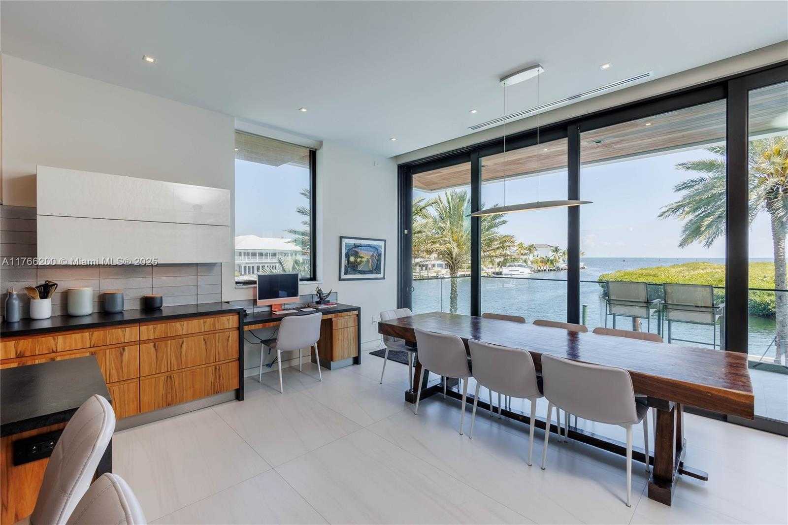 Small Image of 13009 MAR ST, Coral Gables Number 26