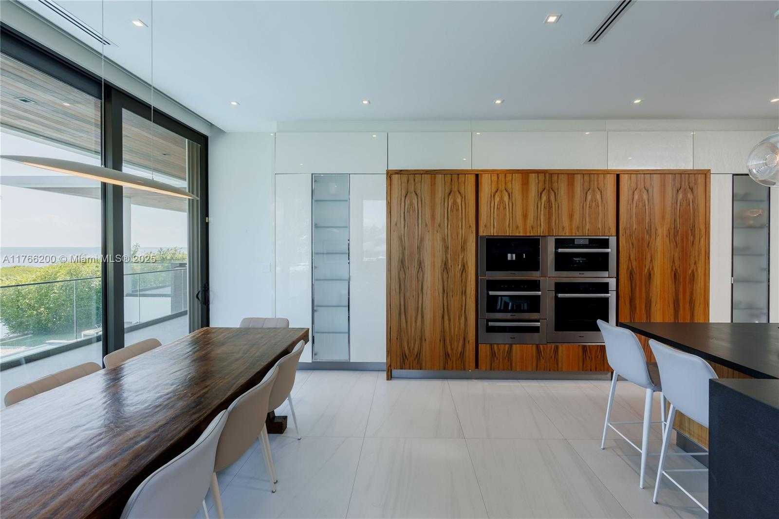 Small Image of 13009 MAR ST, Coral Gables Number 27