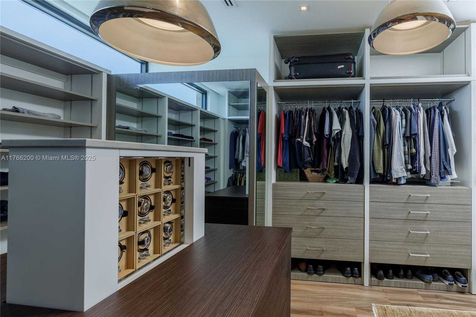 Small Image of 13009 MAR ST, Coral Gables Number 48