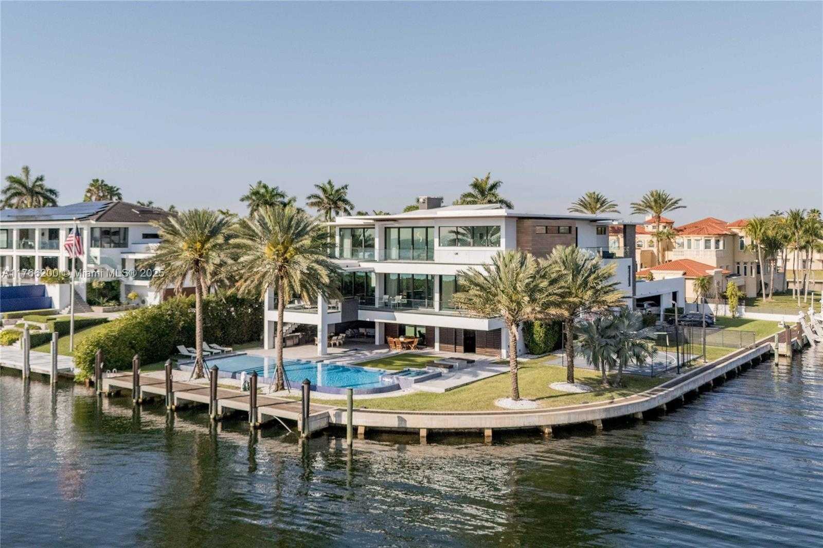 Small Image of 13009 MAR ST, Coral Gables Number 5