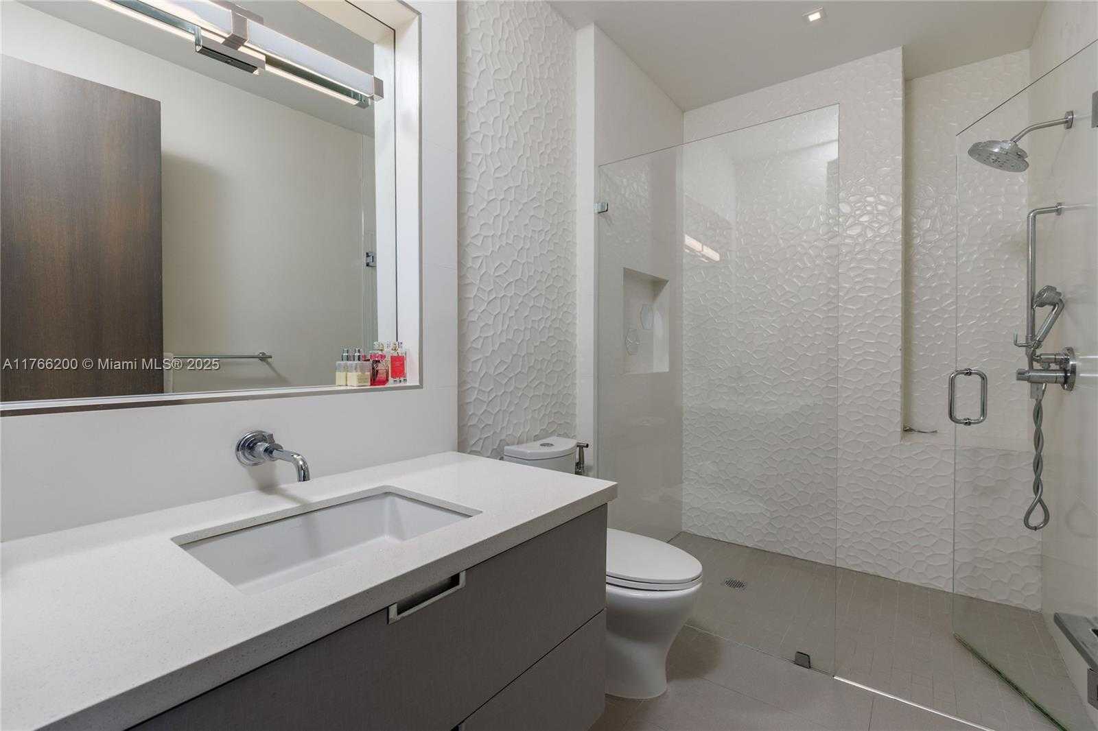 Small Image of 13009 MAR ST, Coral Gables Number 53
