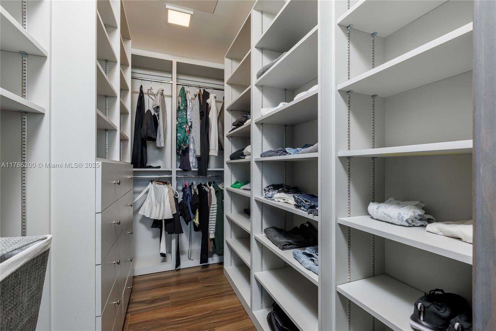 Small Image of 13009 MAR ST, Coral Gables Number 56