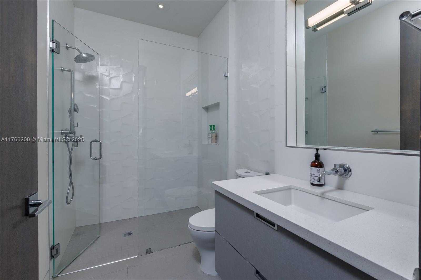 Small Image of 13009 MAR ST, Coral Gables Number 57