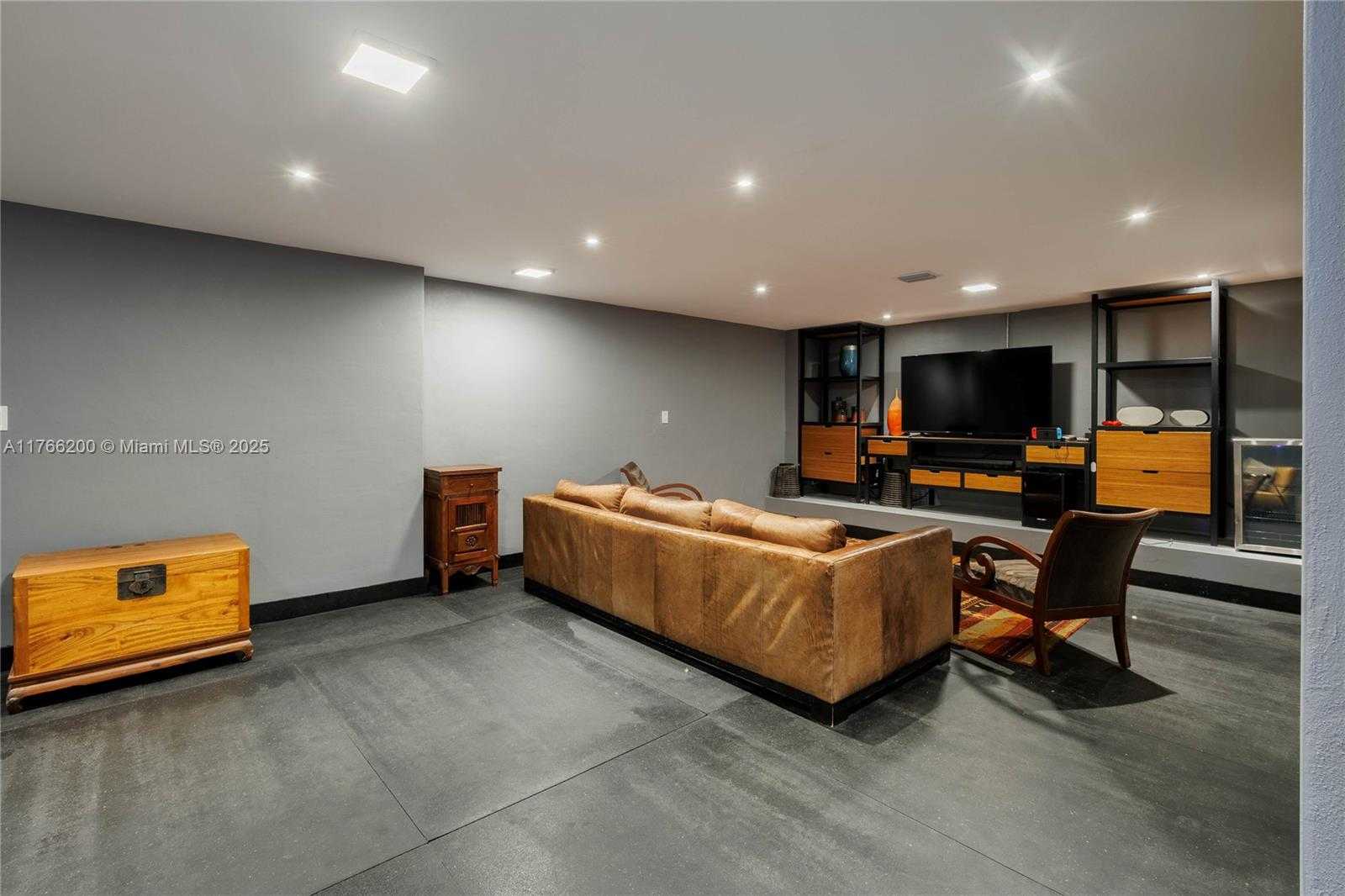 Small Image of 13009 MAR ST, Coral Gables Number 67