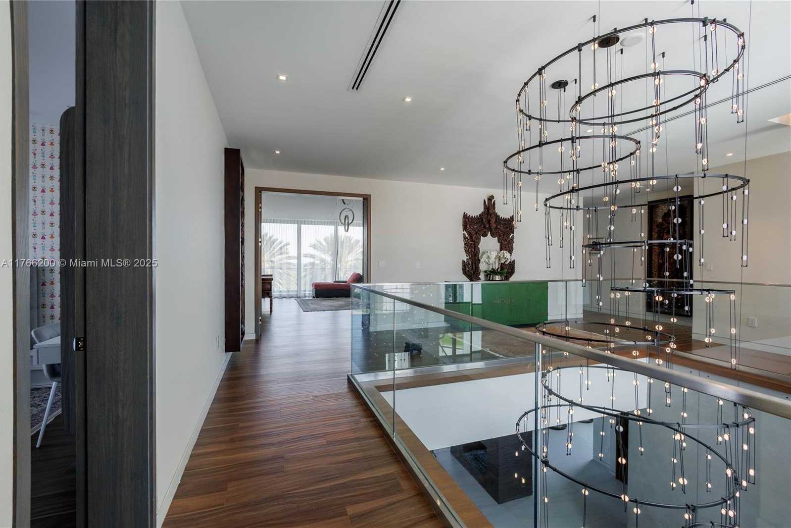 Small Image of 13009 MAR ST, Coral Gables Number 77