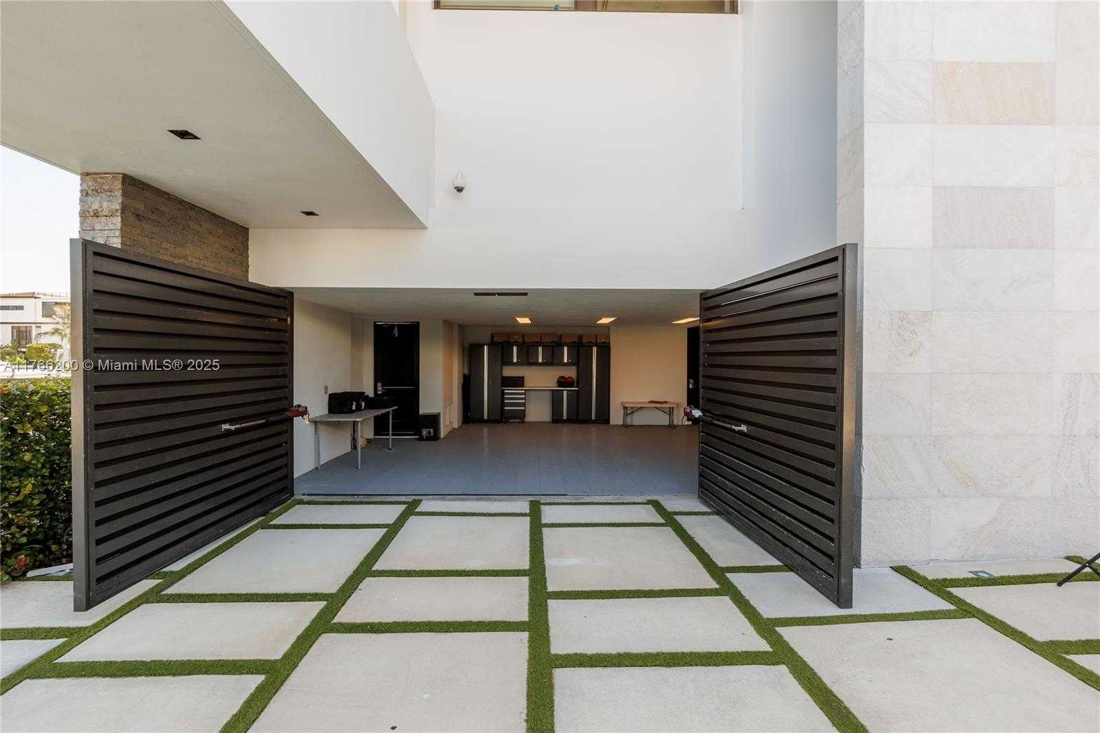 Small Image of 13009 MAR ST, Coral Gables Number 80