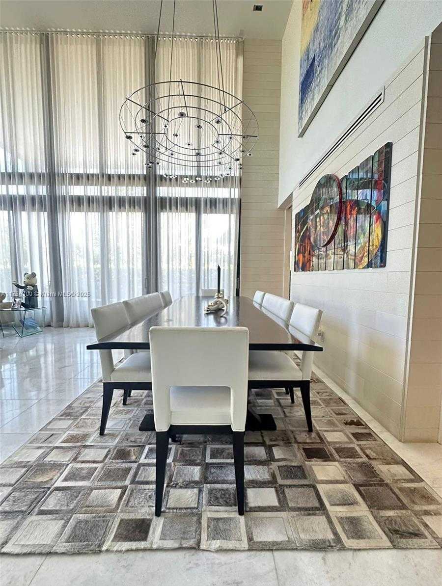Small Image of 610 HARBOR CIR, Key Biscayne Number 13