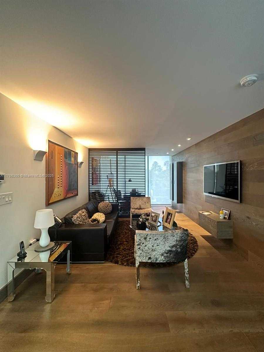 Small Image of 610 HARBOR CIR, Key Biscayne Number 16