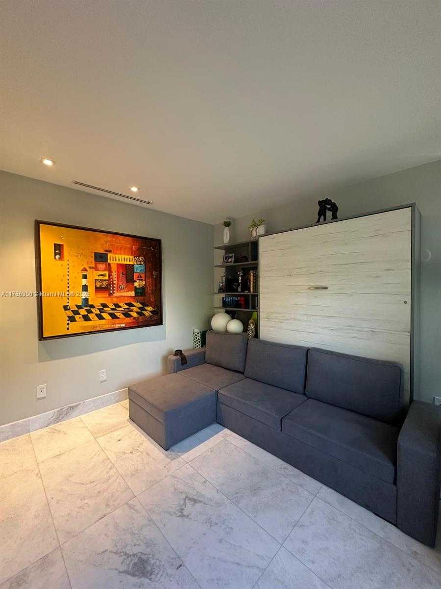 Small Image of 610 HARBOR CIR, Key Biscayne Number 17