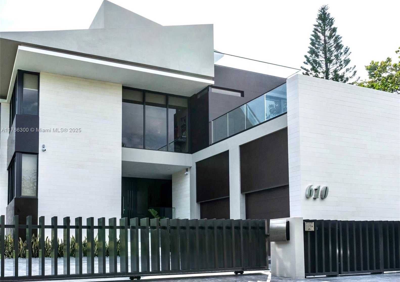 Small Image of 610 HARBOR CIR, Key Biscayne Number 2