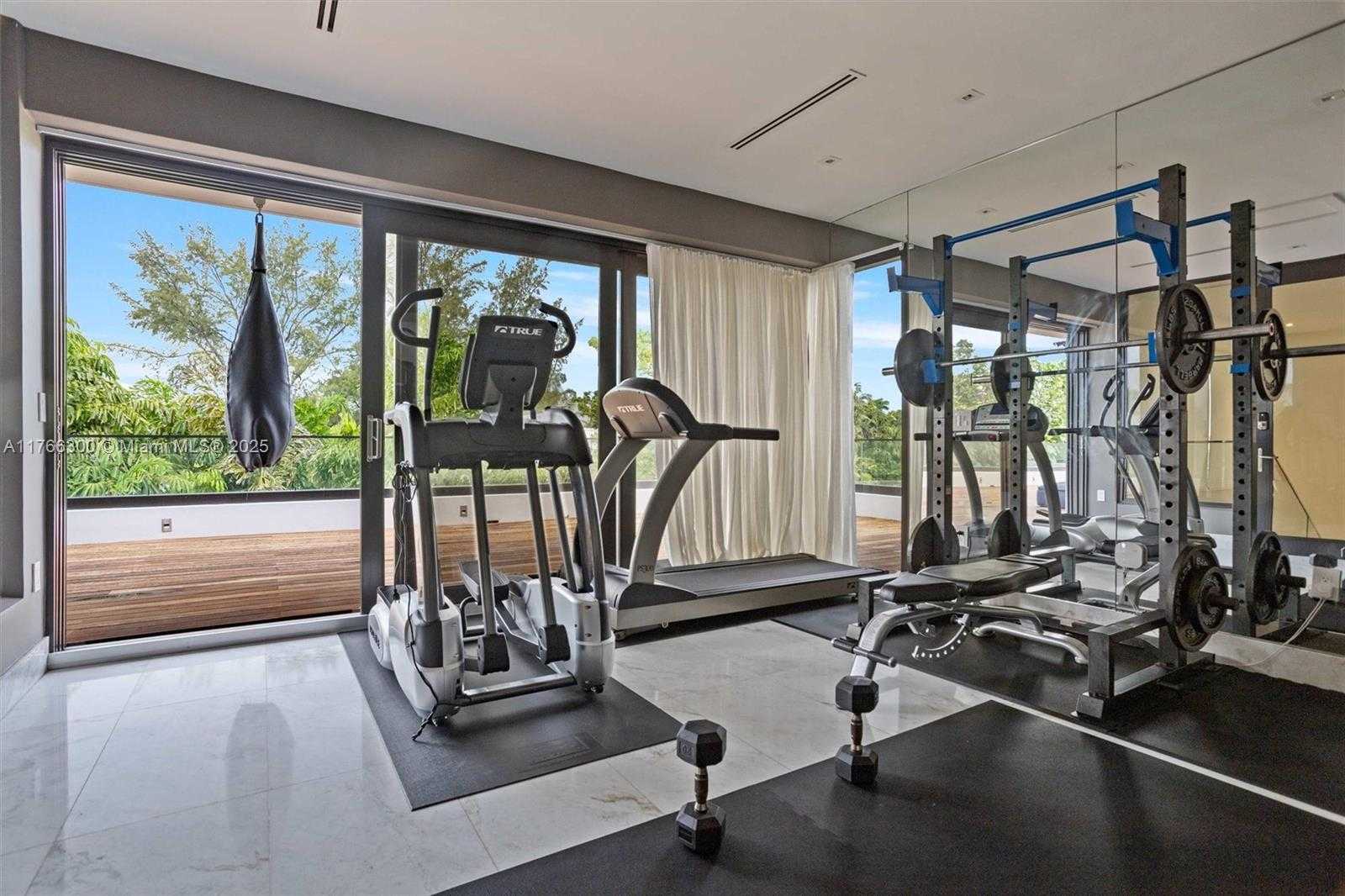 Small Image of 610 HARBOR CIR, Key Biscayne Number 45